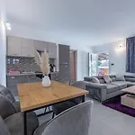 Georgine By Interhome * Pula