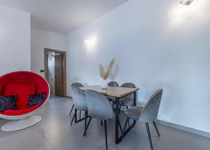 Georgine By Interhome Feriehus Pula