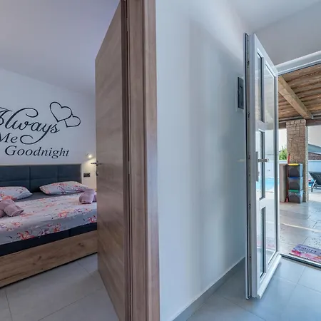 Georgine By Interhome