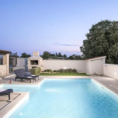 Holiday home Georgine By Interhome Pula