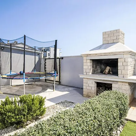 Georgine By Interhome