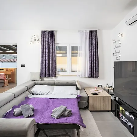 Georgine By Interhome *