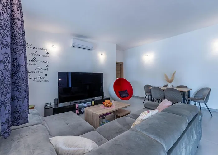 Georgine By Interhome