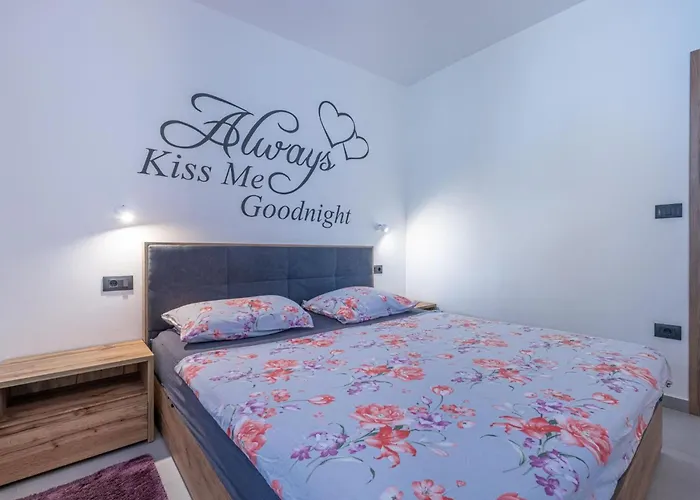 Georgine By Interhome