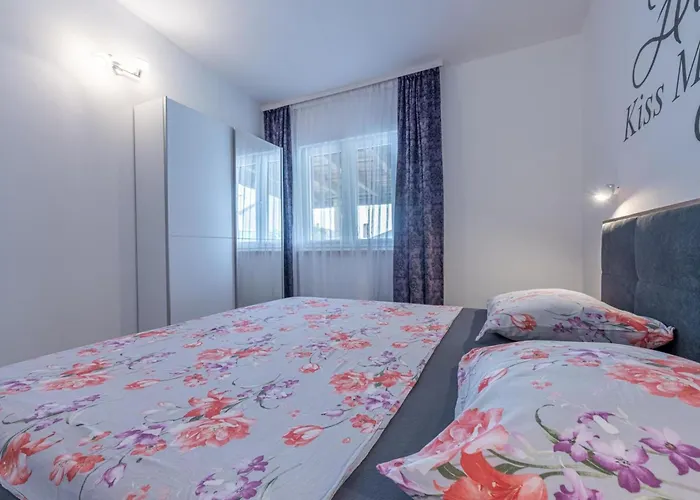 Georgine By Interhome *