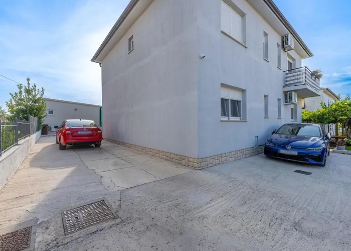 Georgine By Interhome *