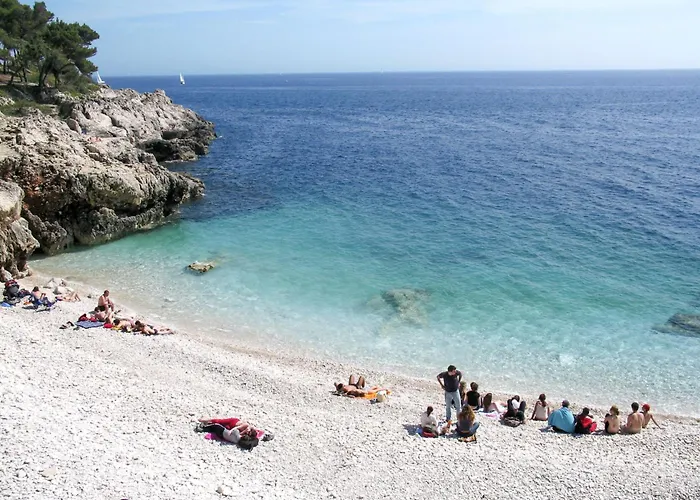 Georgine By Interhome * Pula