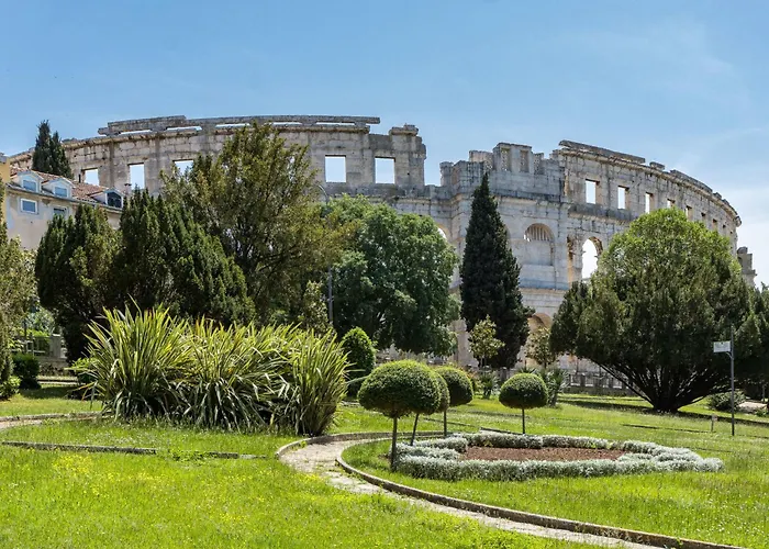 Georgine By Interhome *